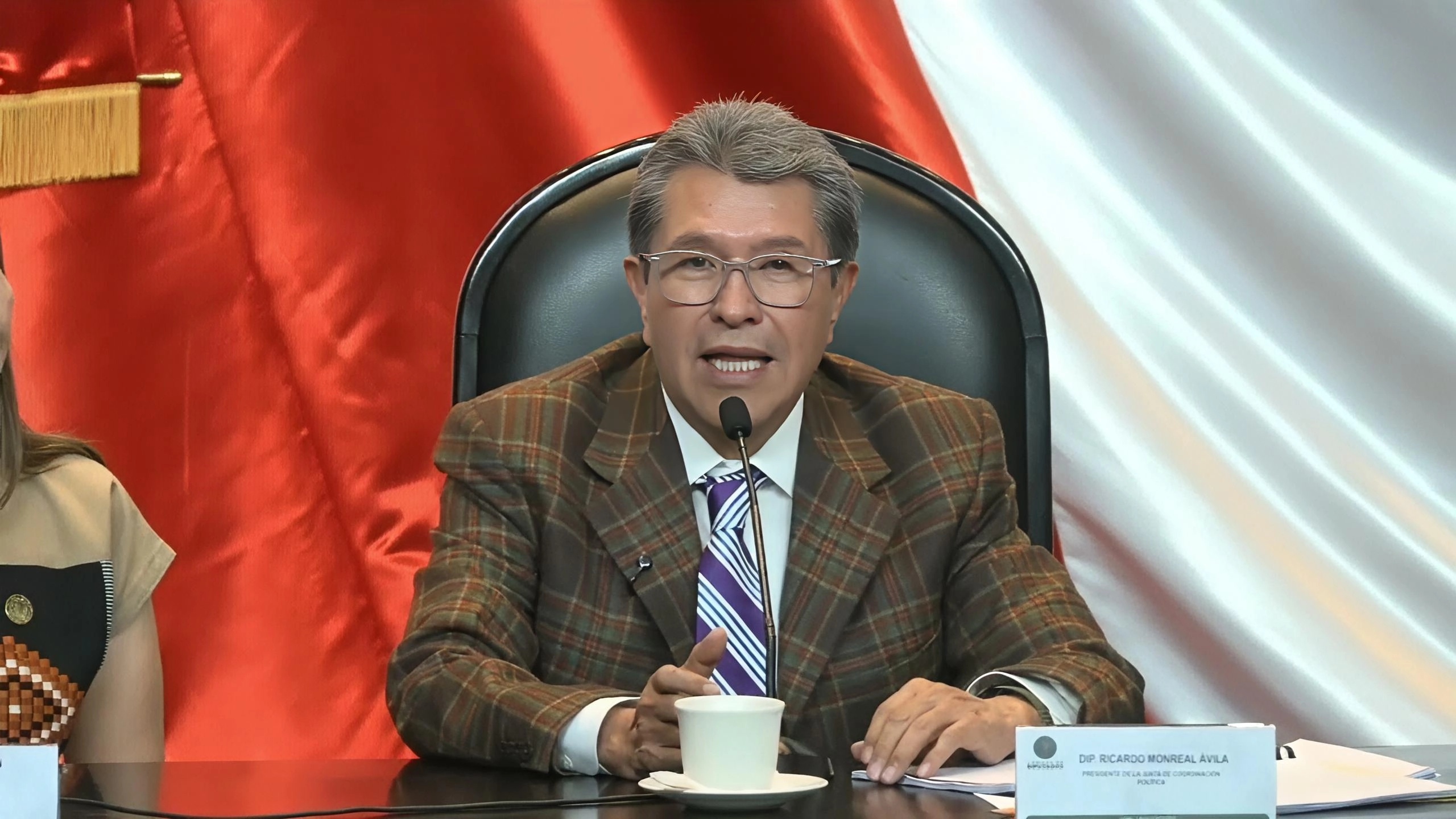 México requiere renovación de liderazgos: Monreal