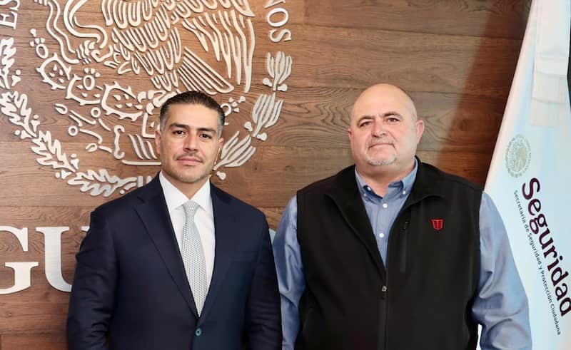 Atiende Omar García Harfuch a Julián LeBarón, tras amenazas en Chihuahua