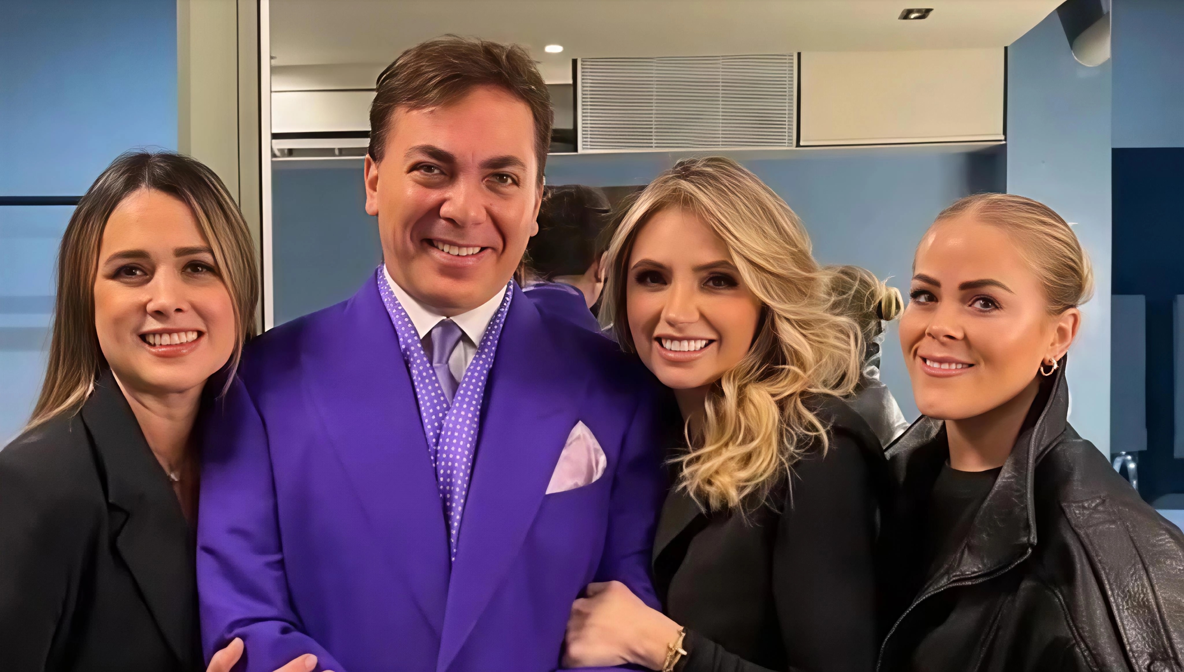 Angélica Rivera asiste a concierto de Christian Castro