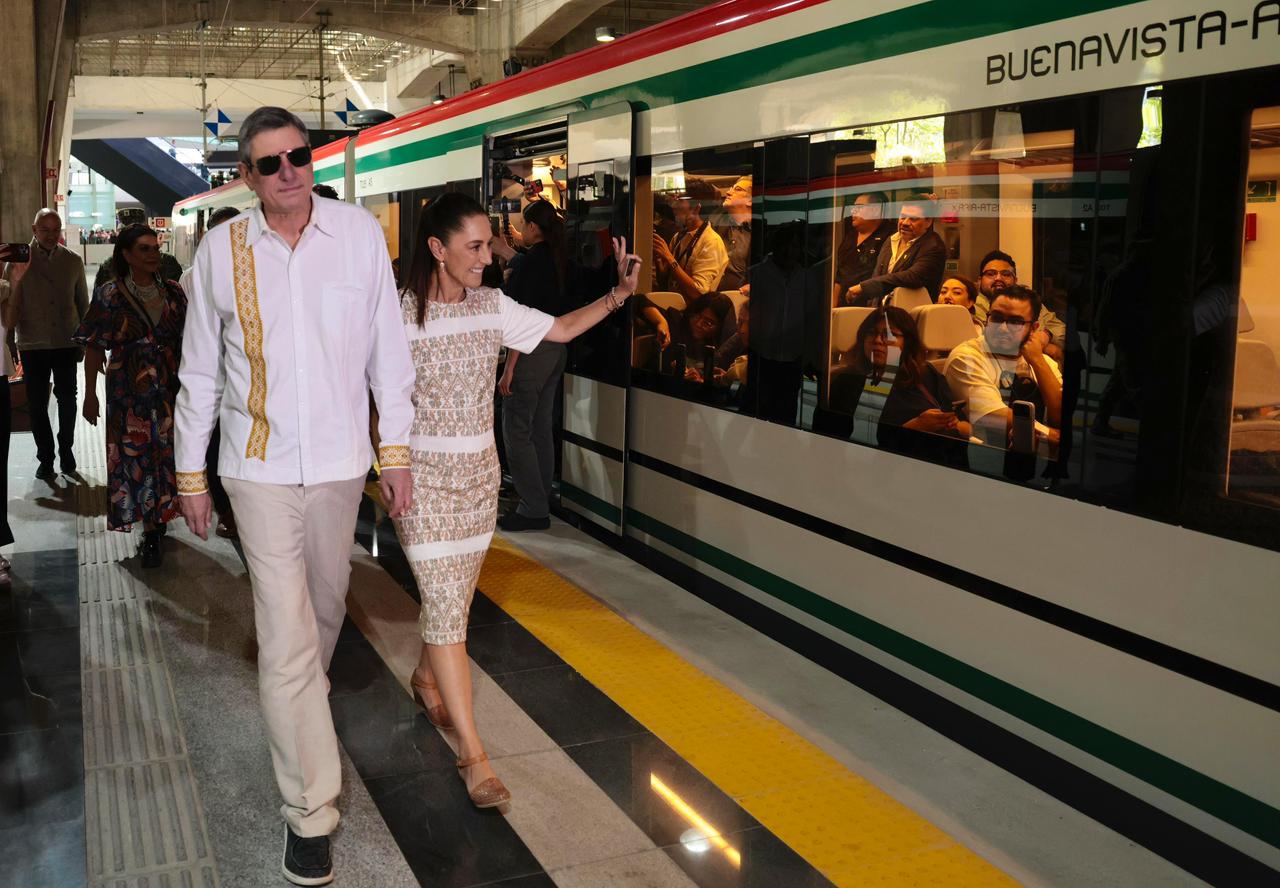Sheinbaum inaugura tren al AIFA