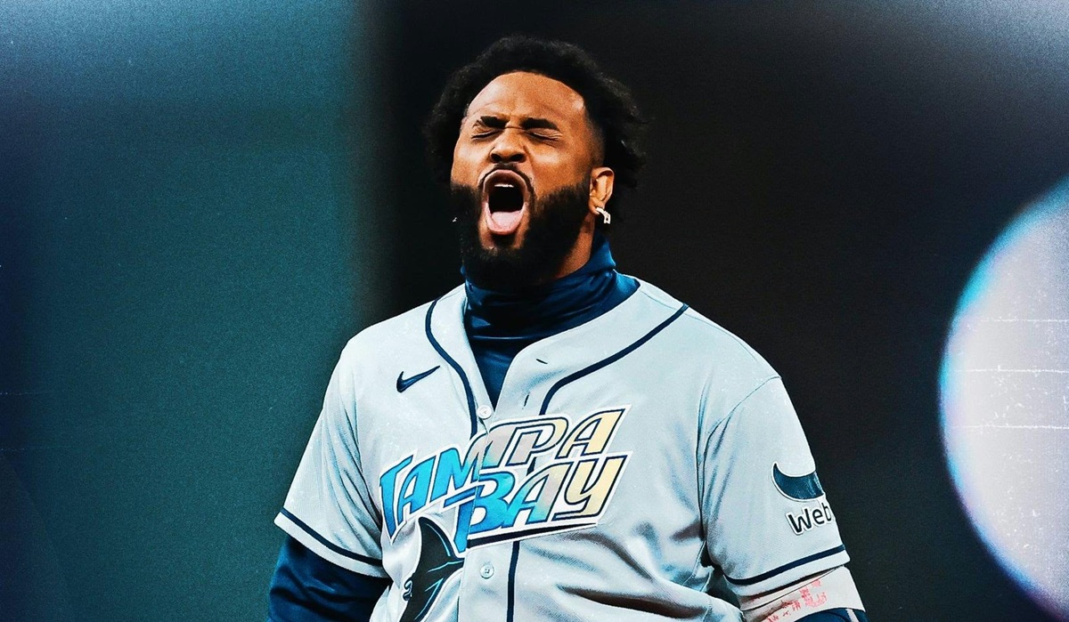 Con súper actuación de Jonathan Aranda, Rays vencen 7-3 a Guardians y empatan la serie