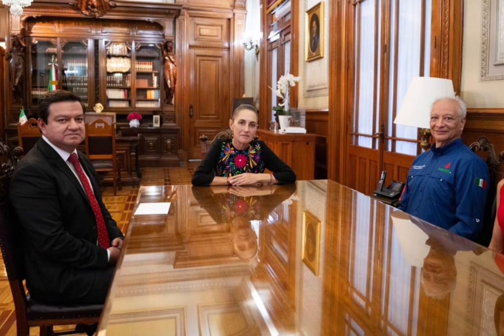 Carpio Fragoso sustituye a Víctor Rodríguez en Pemex
