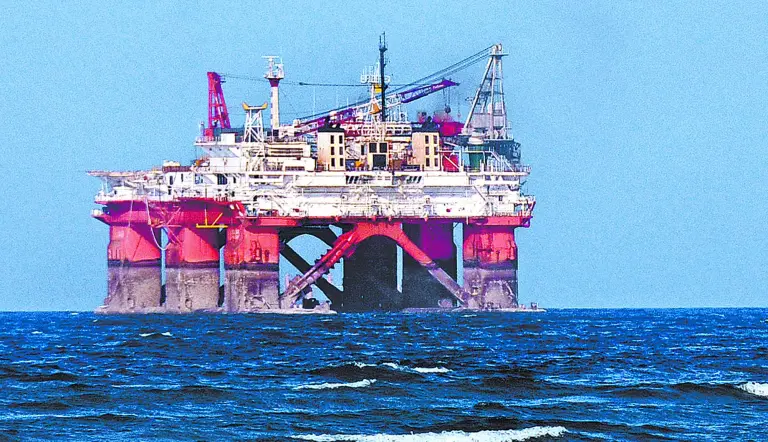 Precio de petróleo sube por tensión en Medio Oriente