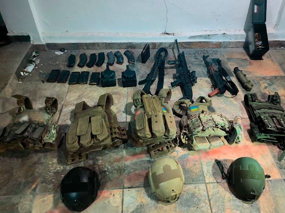 Detienen a 10 sicarios en Culiacán; dos policías heridos en la refriega