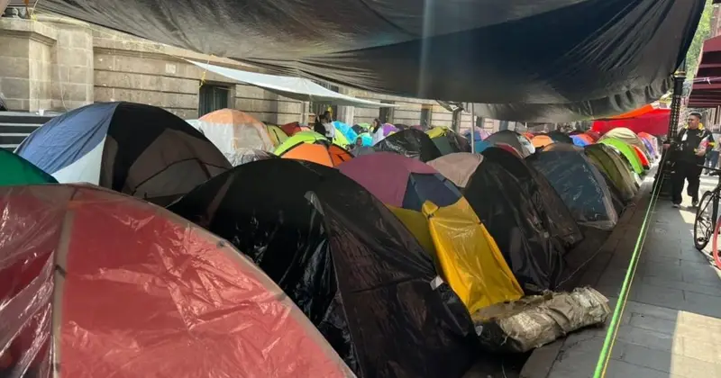 Aprueba CNTE reforzar plantón nacional
