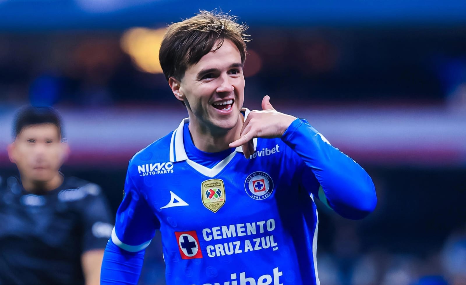 Cruz Azul golea a Juárez y rompe racha de 35 días sin ganar