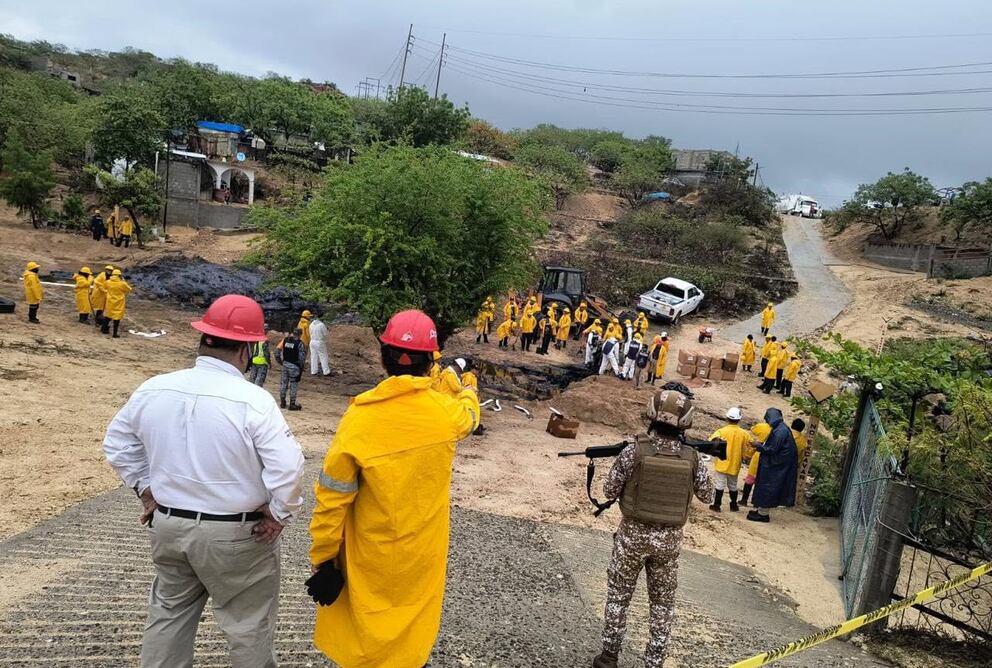 Pemex atiende fuga de gas en San Matías Tlalancaleca, Puebla