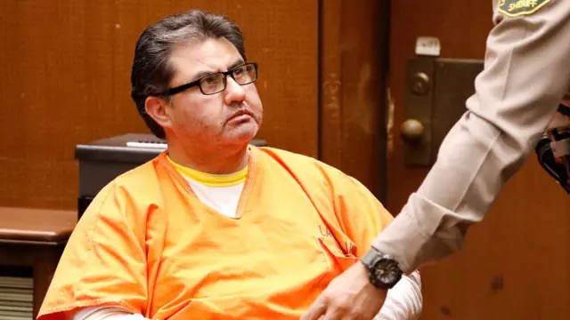 Abogados de Naason Joaquín hacen un 'último intento' por suspender juicio