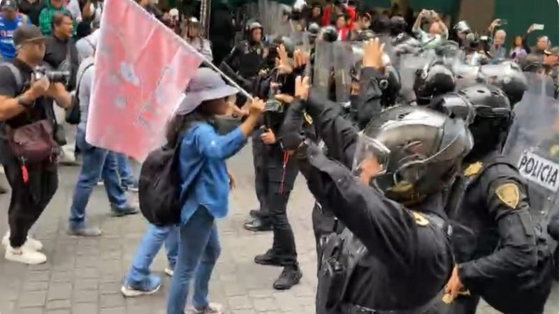 CNTE instala plantón en calle 5 de Mayo de CDMX a 17 días del inicio del Mundial