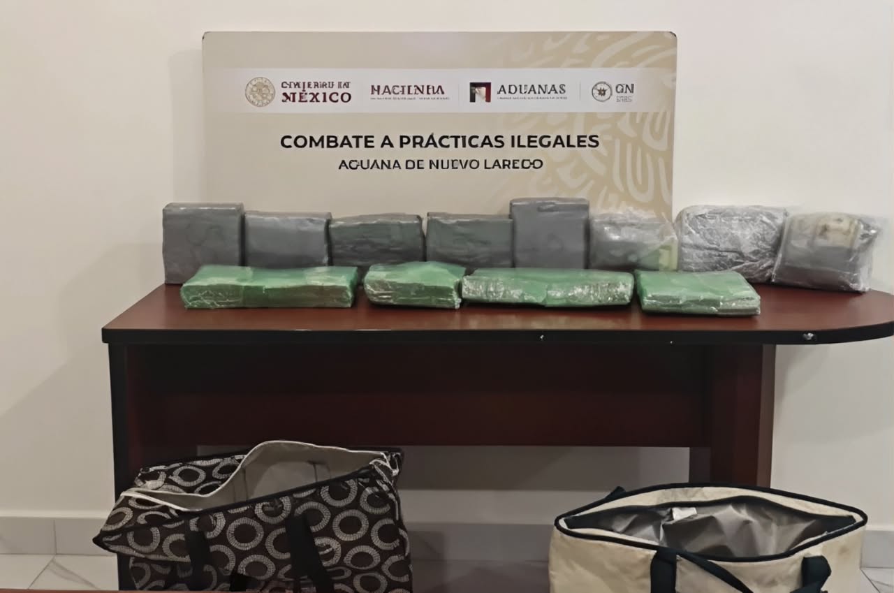 Llevaban 769 mil dólares entre la ropa en sus maletas; los incautan en aduana de Tamaulipas