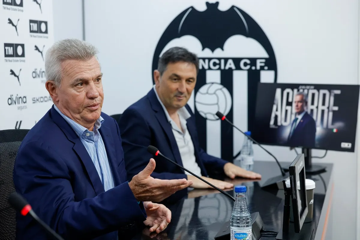 Javier Aguirre es presentado como nuevo técnico del Valencia