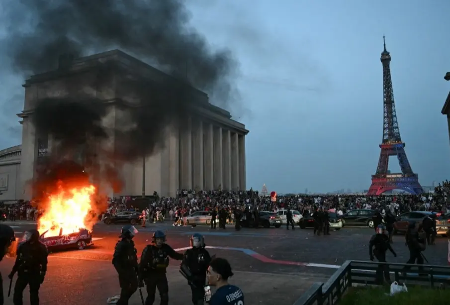 PSG obtiene el doblete en la UEFA Champions League; pero arde París