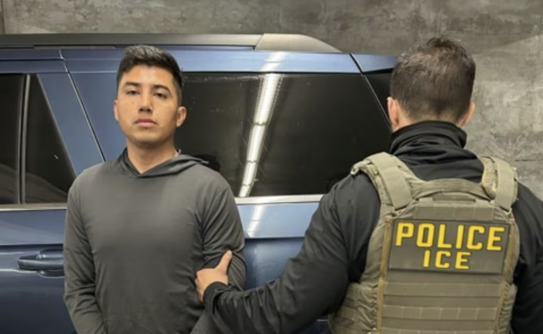 Ex militar mexicano buscado por caso Ayotzinapa, detenido en California por ICE
