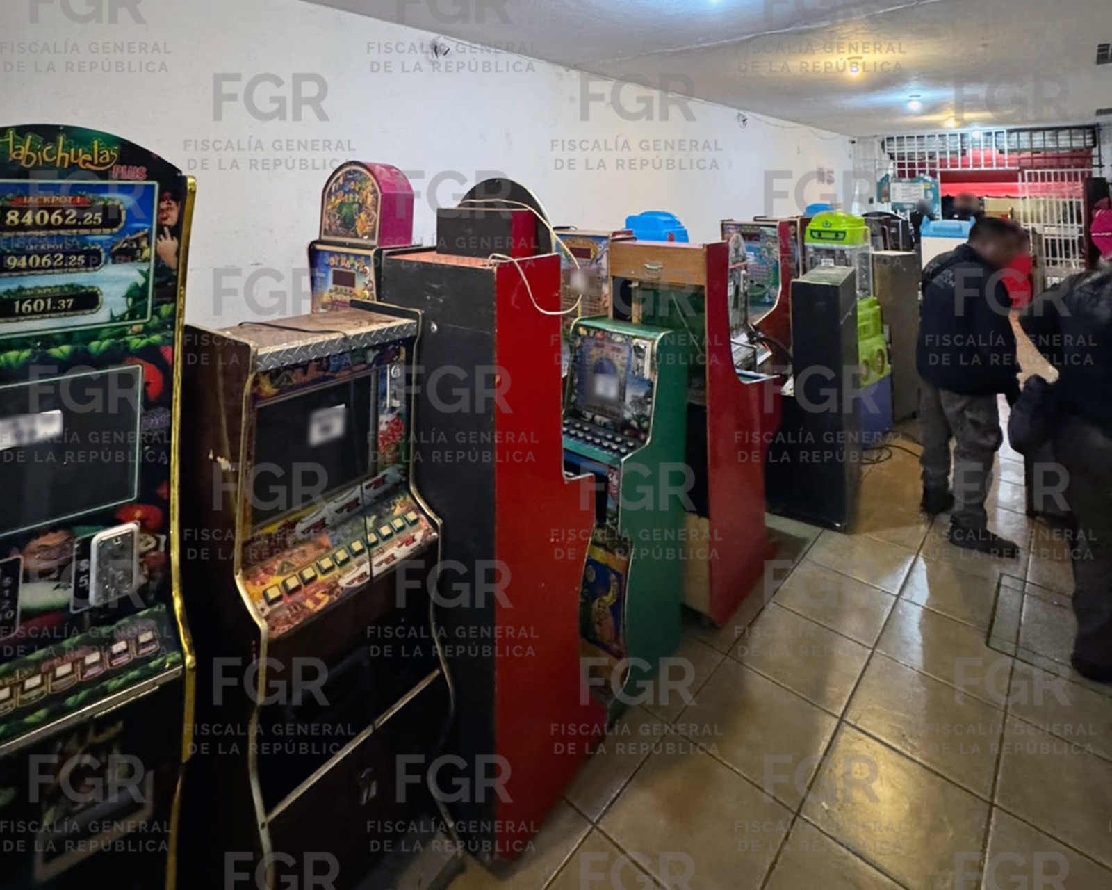 Asegura FGR 121 máquinas tragamonedas en Querétaro