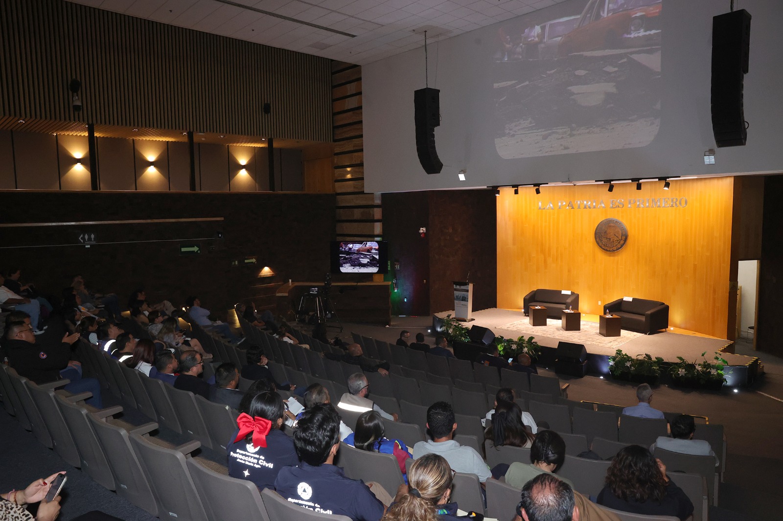 Proyectan documental “8.1 La magnitud del cambio”