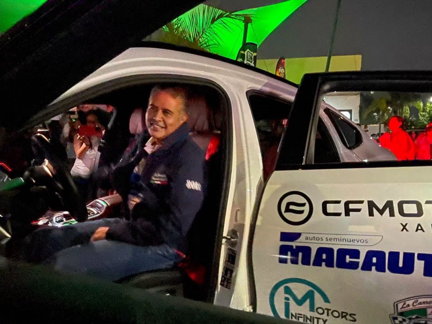 Exsecretario de Turismo de Veracruz involucra a familia Fernández Chedraui en adquisición de vehículo de 3.5 MDP