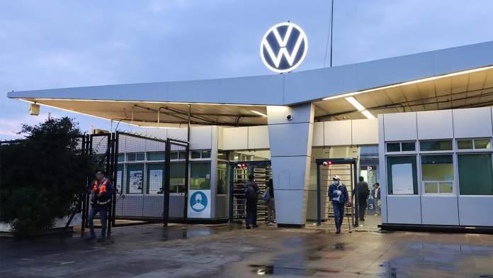 Ronda la huelga a la Volkswagen; plazo del sindicato vence el 18 de agosto