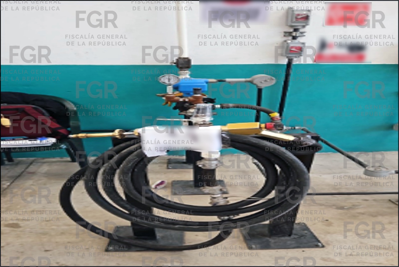 FGR asegura 4 mil litros de gas L.P. en Ecatepec